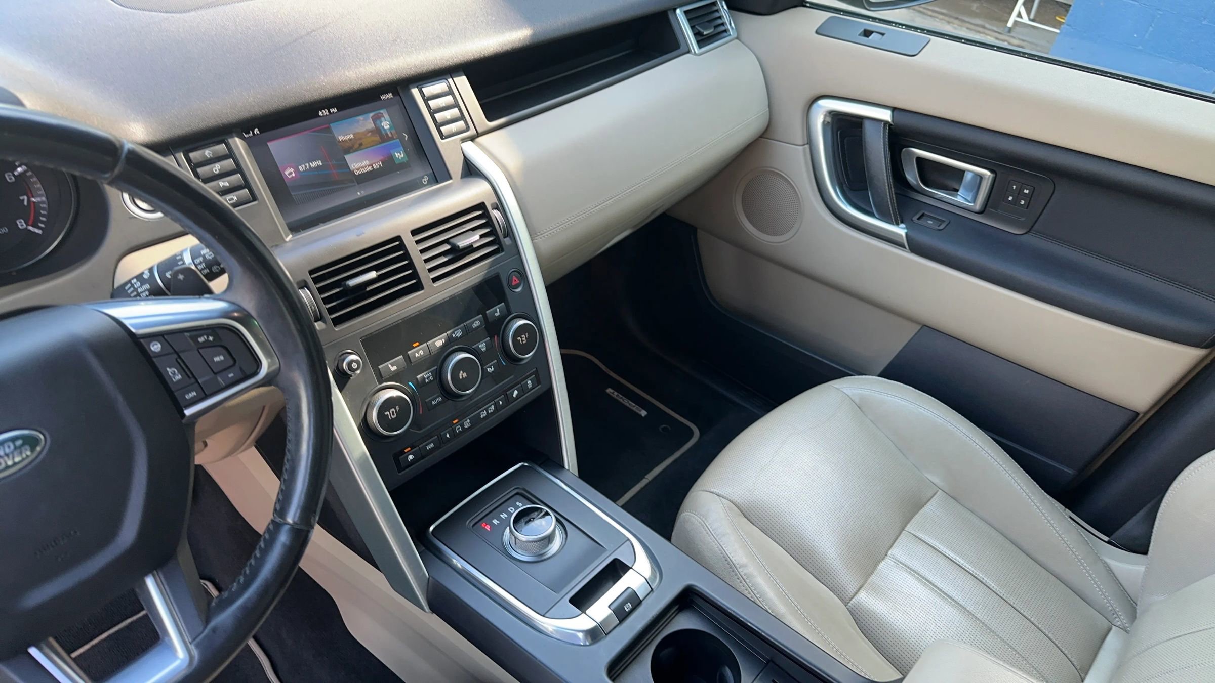 Used 2015 Land Rover Discovery Sport HSE AWD/4WD image 13