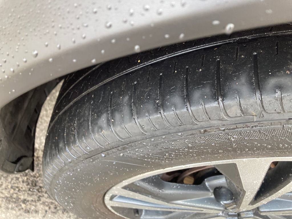 Used 2018 Nissan Rogue SL w/ Premium Package image 32