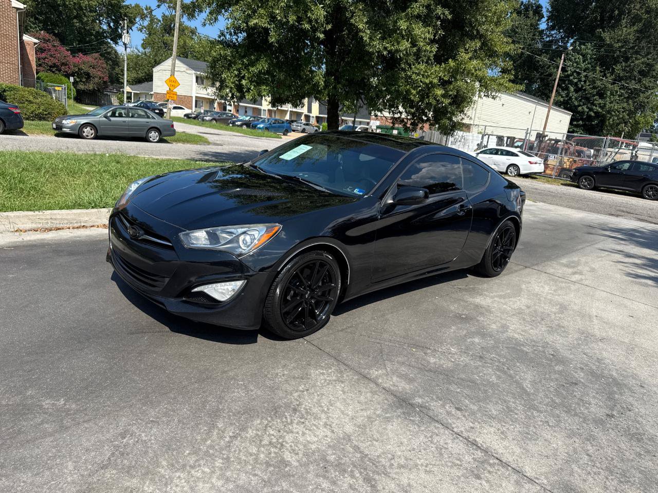 Used 2014 Hyundai Genesis 2.0T RWD image 2