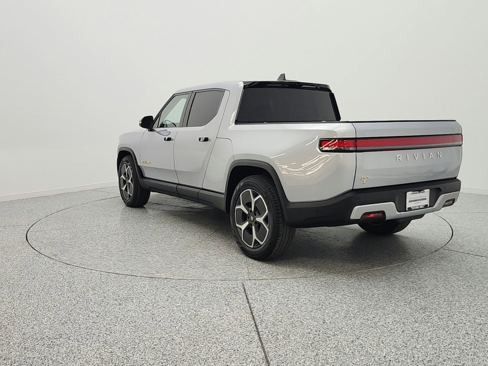 Used 2023 Rivian R1T Adventure image 7