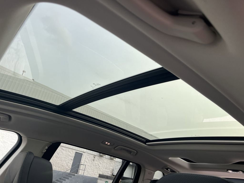 Certified 2024 BMW X7 xDrive40i w/ Premium Package image 21