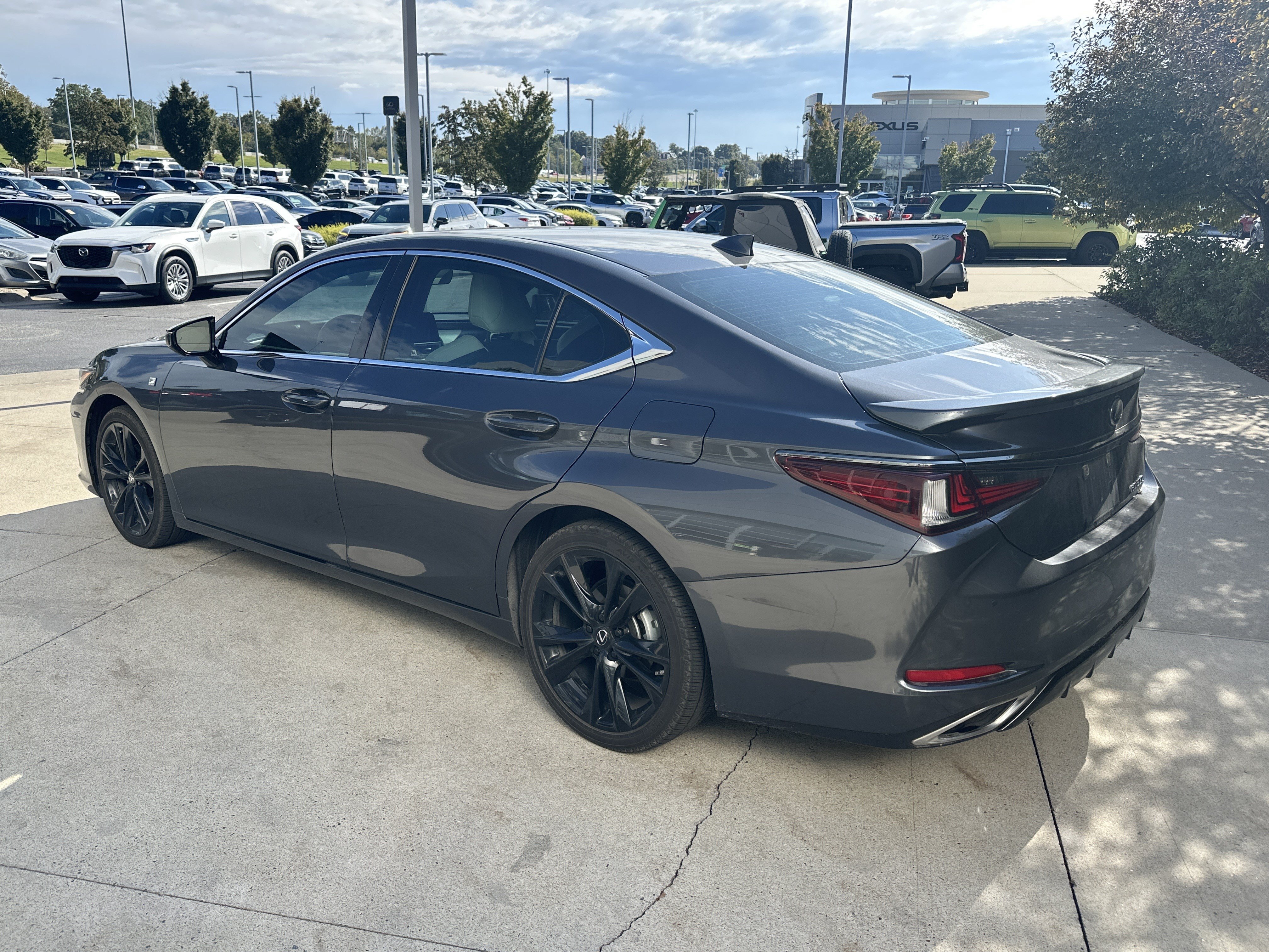 Used 2024 Lexus ES 350 F Sport w/ Accessory Package (Z2) FWD image 7