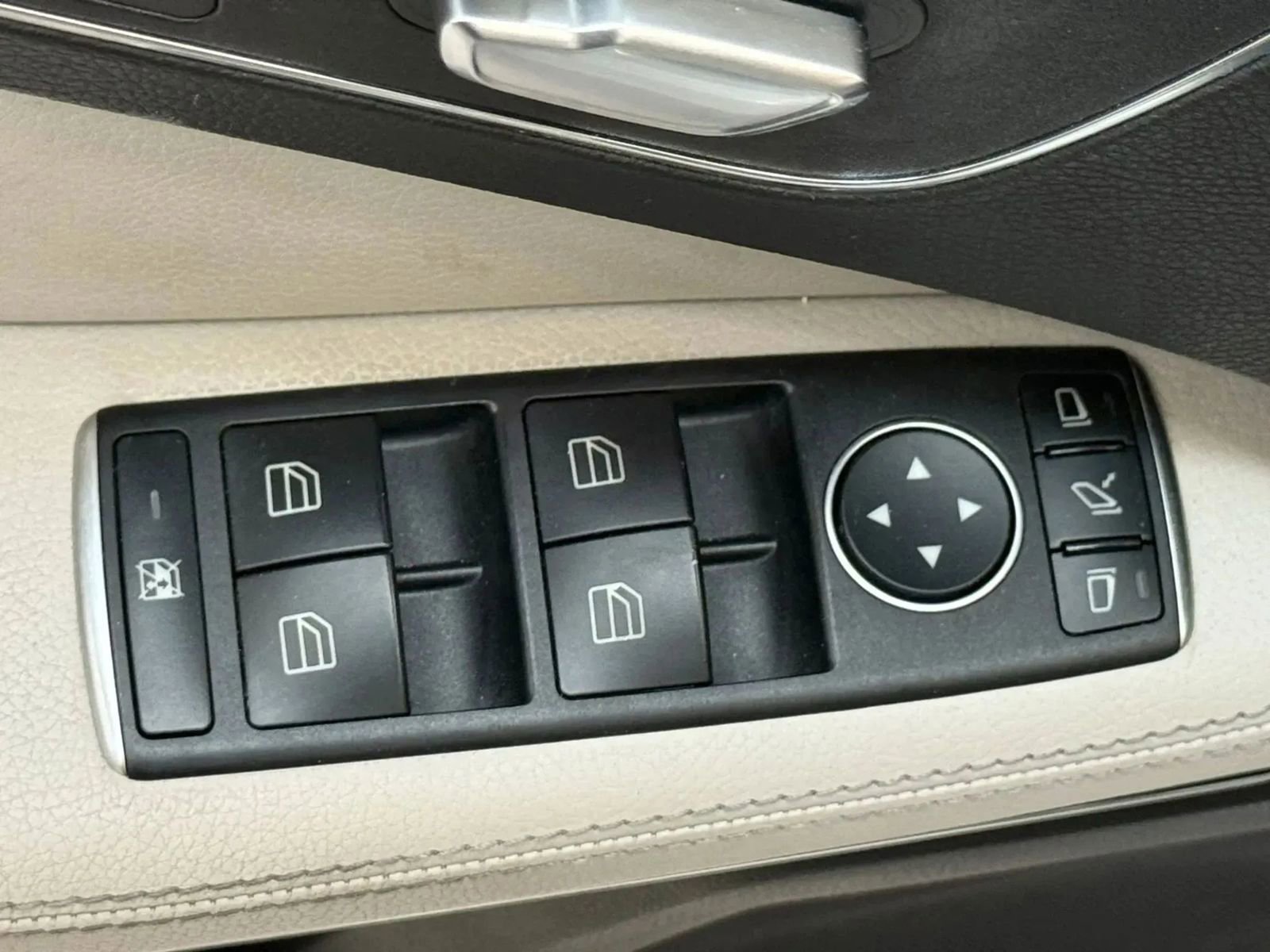 Used 2016 Mercedes-Benz E 350 Sedan w/ Premium Package image 17