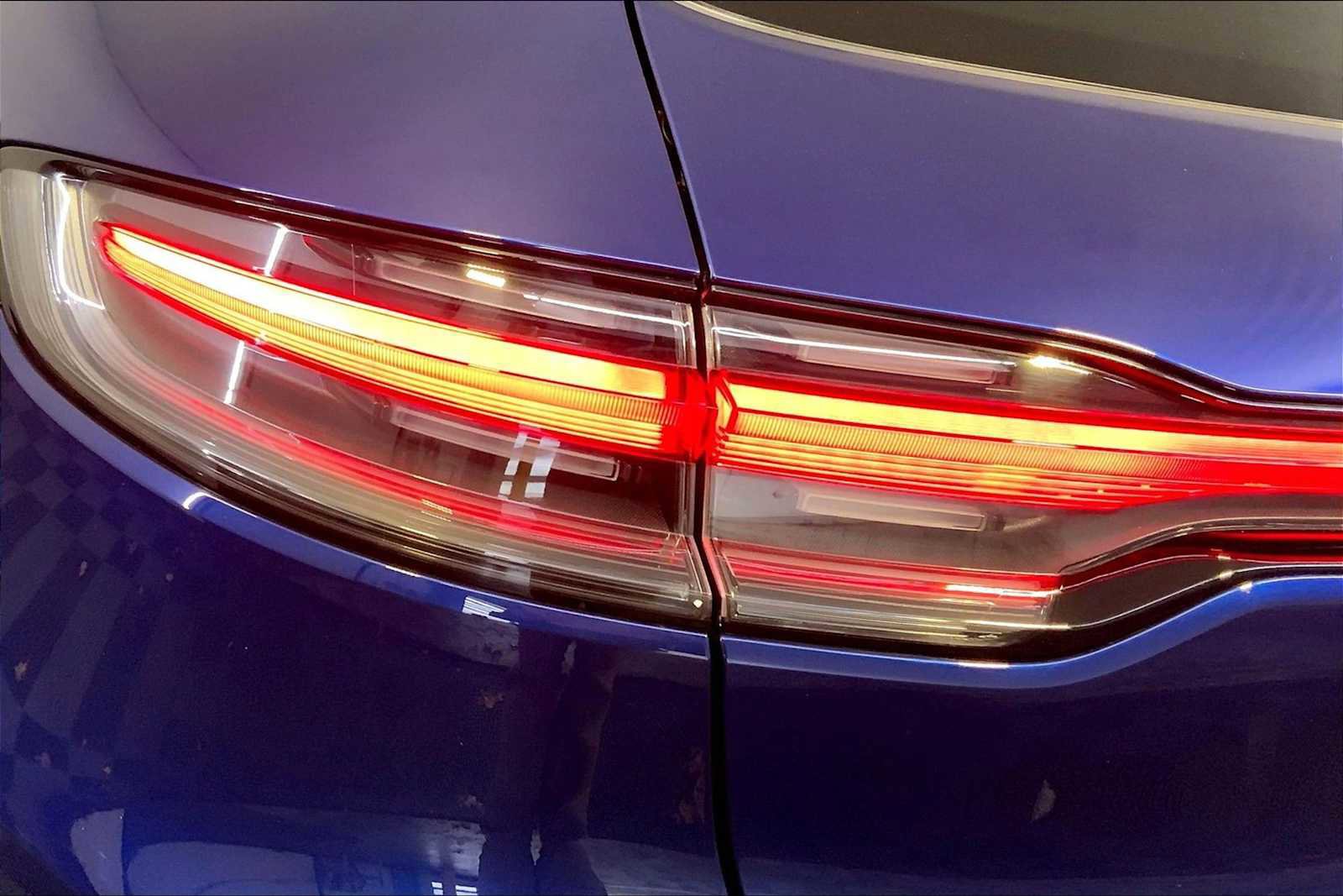 Certified 2024 Porsche Macan image 30