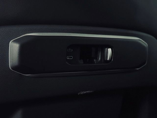 Used 2026 BMW X5 xDrive40i w/ M Sport Package image 23