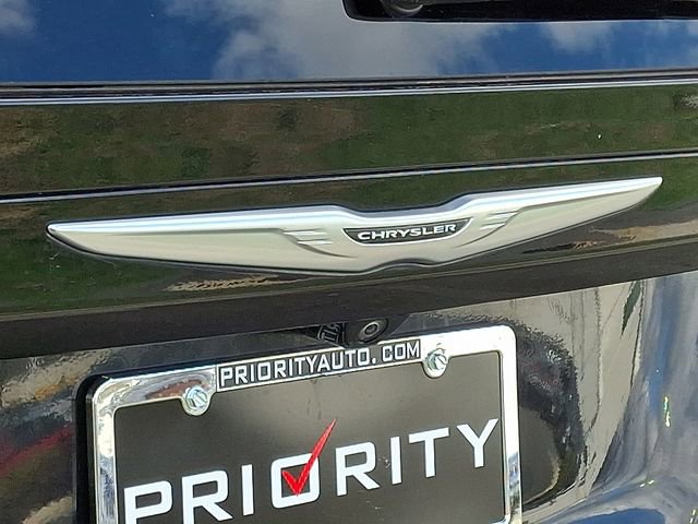 Used 2023 Chrysler Voyager LX image 33