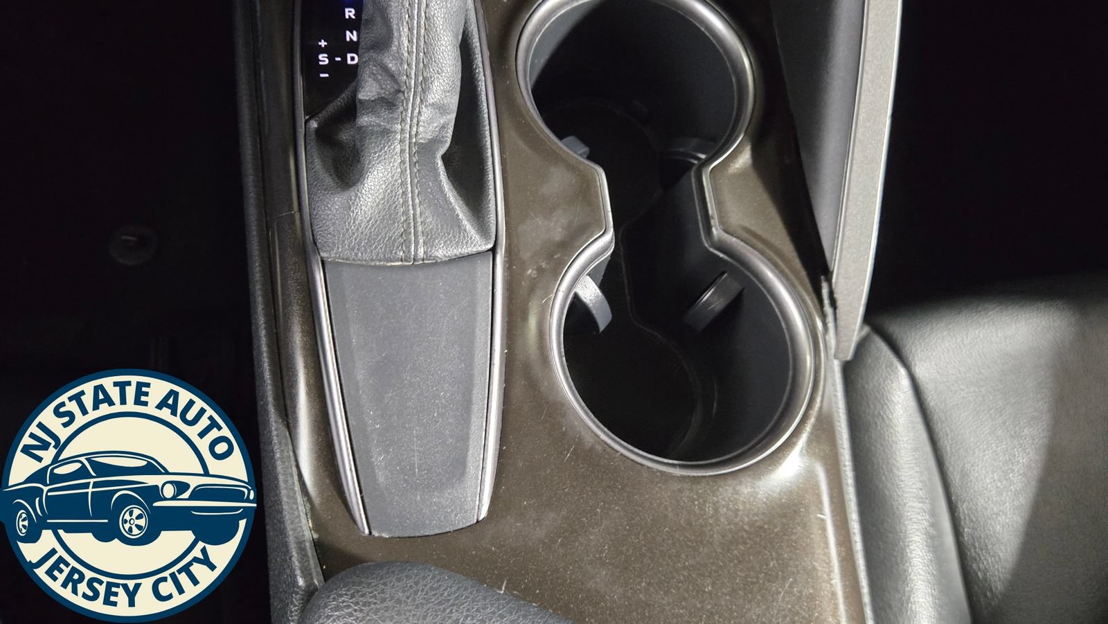 Used 2021 Toyota Camry SE FWD image 18