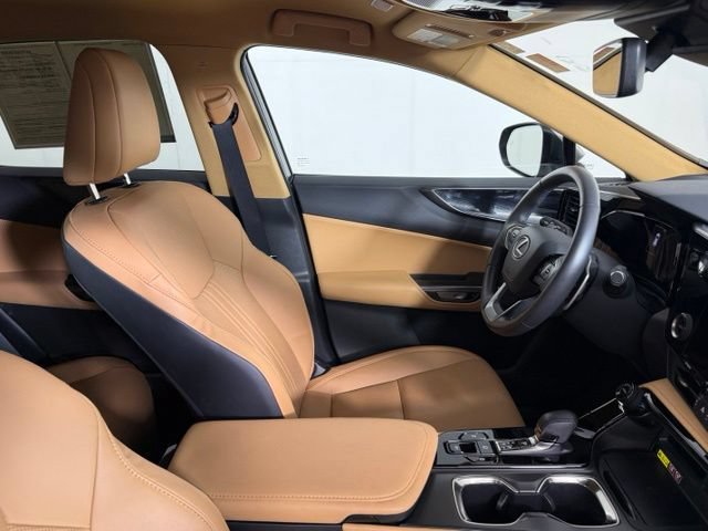 Used 2025 Lexus NX 250 FWD w/ Towing Package (2000 Lbs) image 34