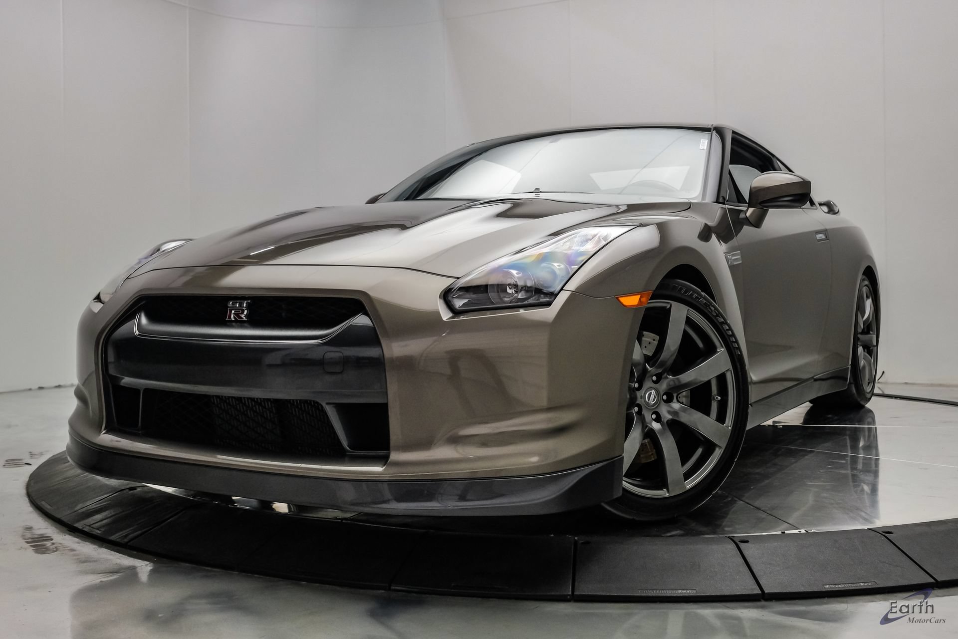 Used 2009 Nissan GT-R Premium AWD/4WD image 5