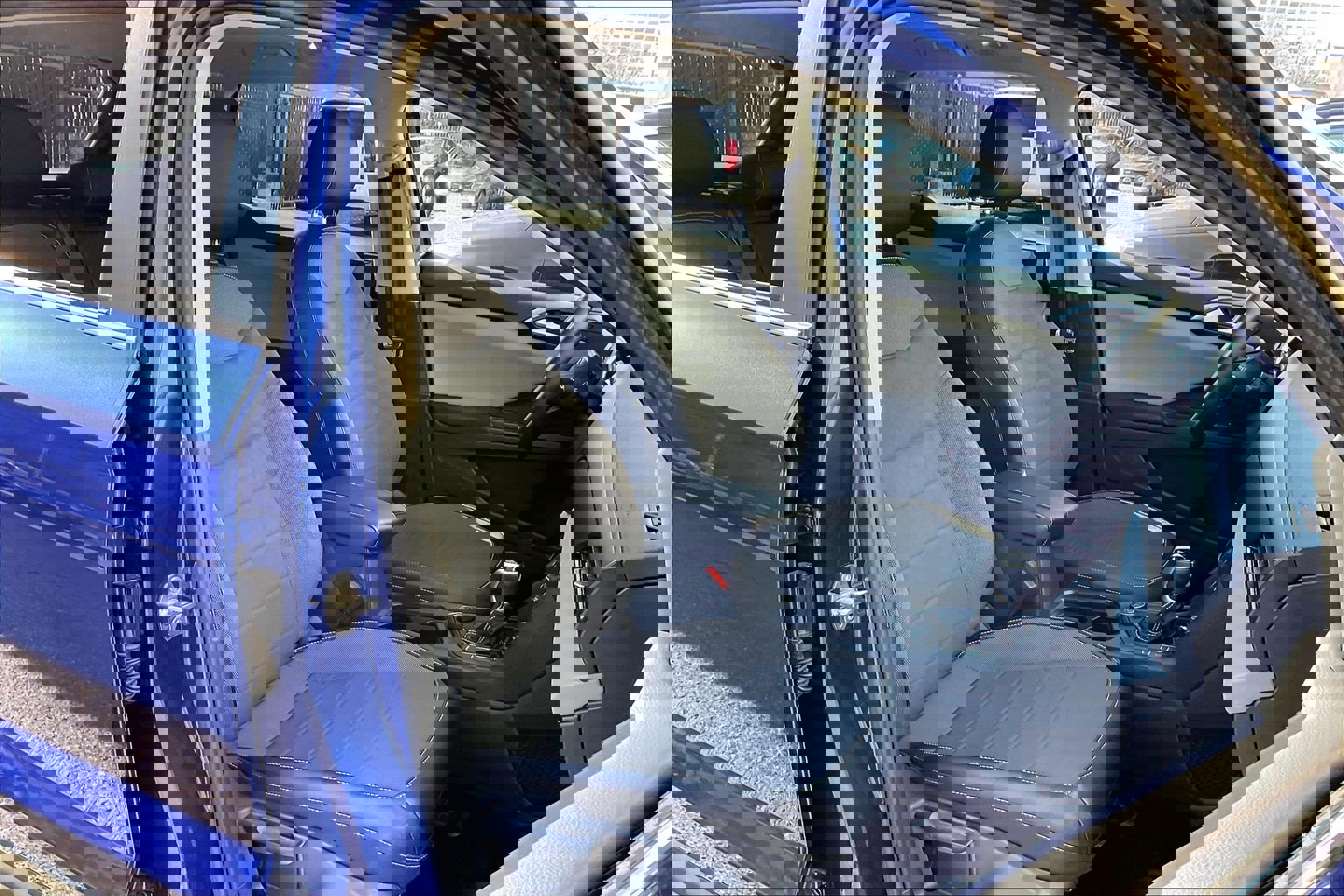 Certified 2022 Volkswagen Taos SE w/ Panoramic Sunroof Package image 6