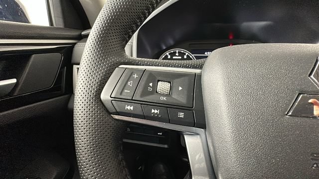 New 2026 Mitsubishi Outlander SE AWD/4WD image 24