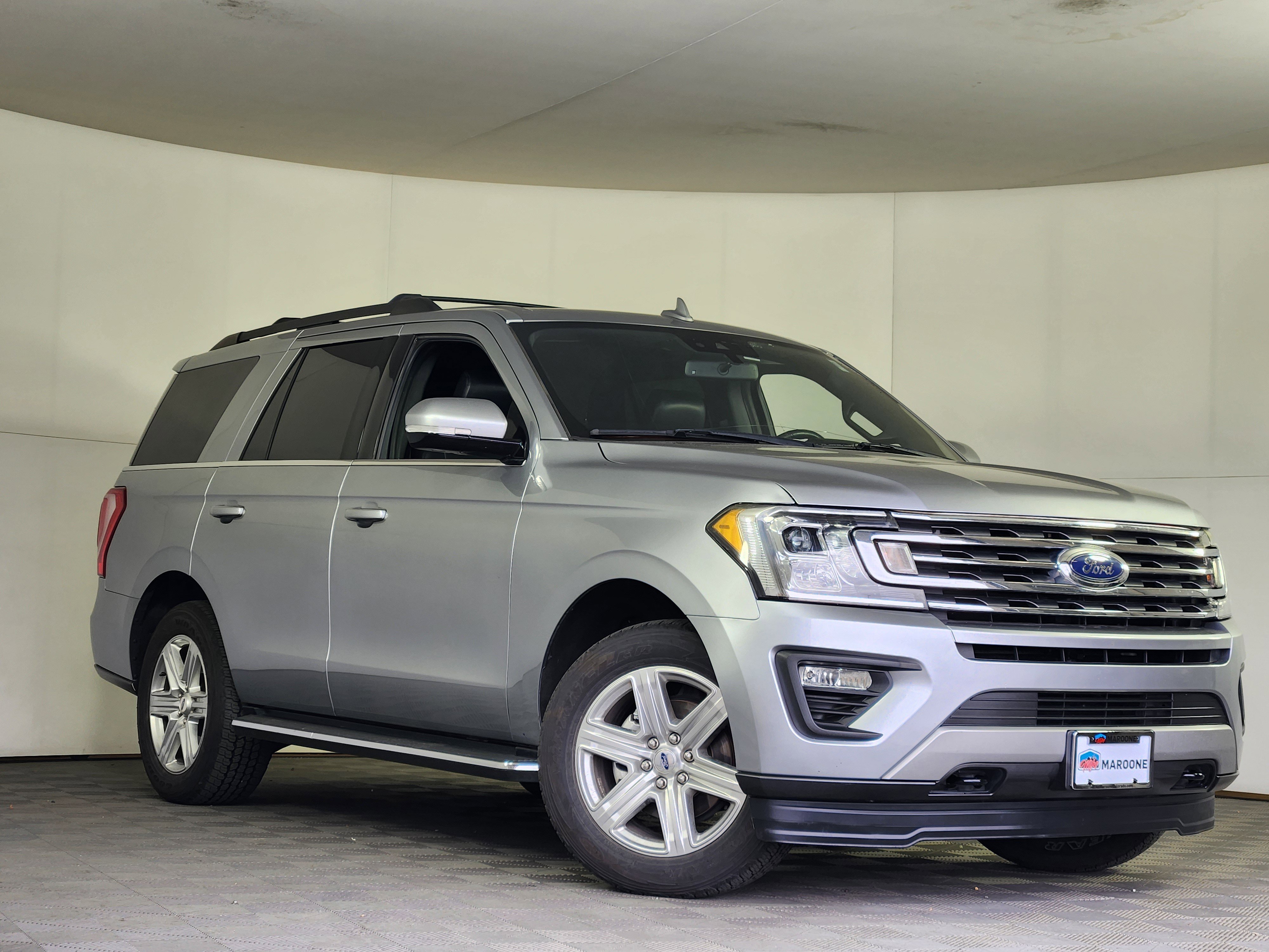 Used 2020 Ford Expedition XLT w/ Equipment Group 202A AWD/4WD image 1