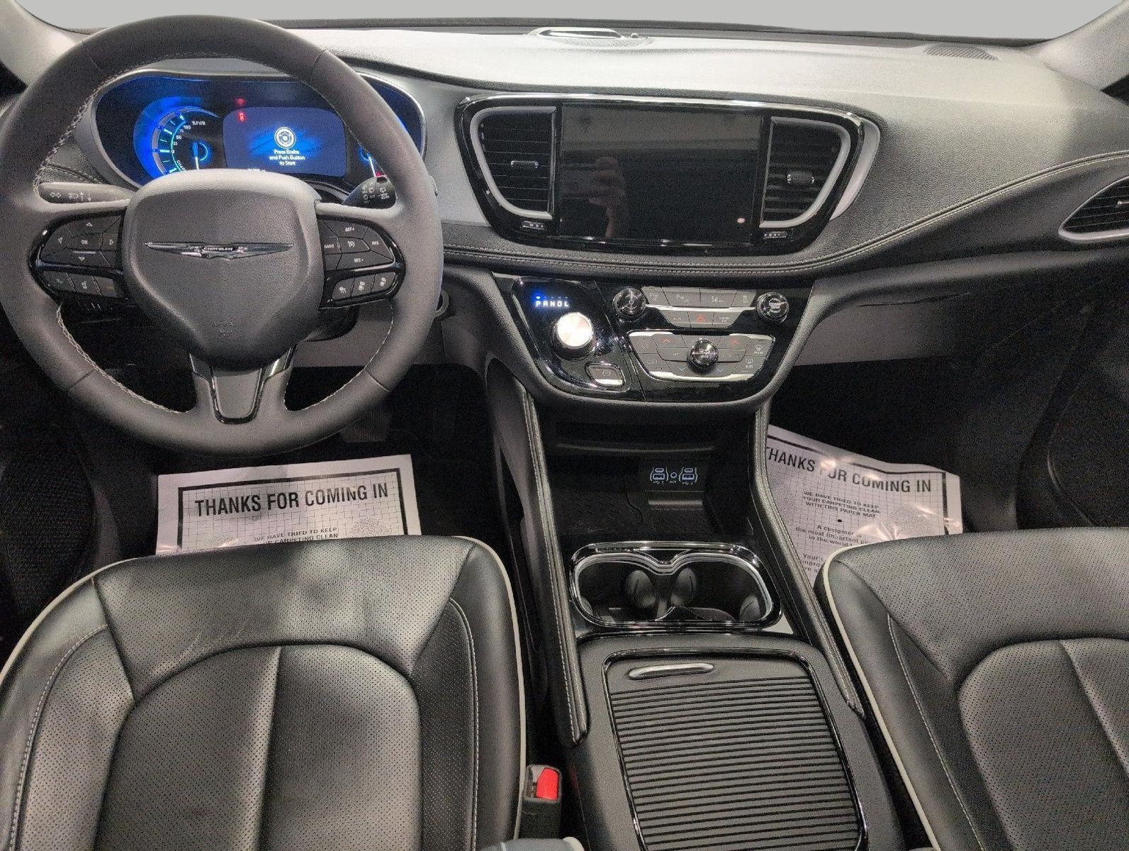 Used 2025 Chrysler Pacifica Premium FWD image 7