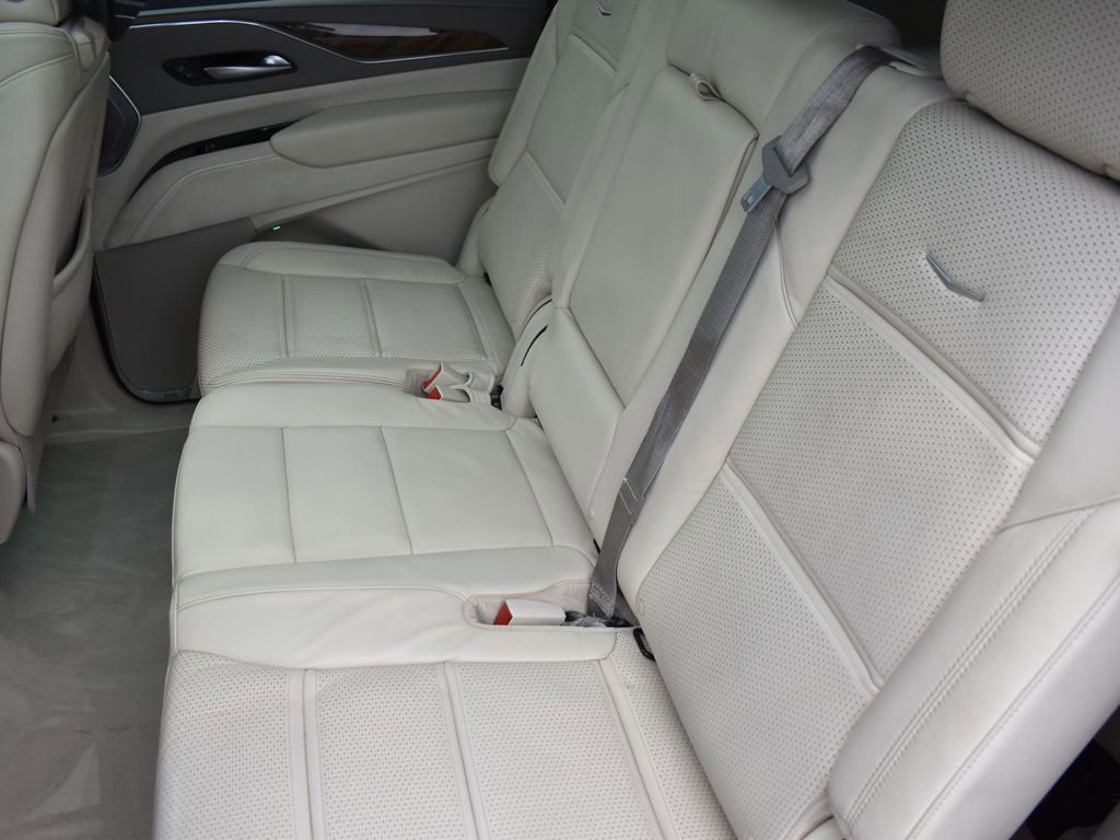 Used 2023 Cadillac Escalade ESV Premium Luxury Platinum w/ Heavy-Duty Trailer Package image 29