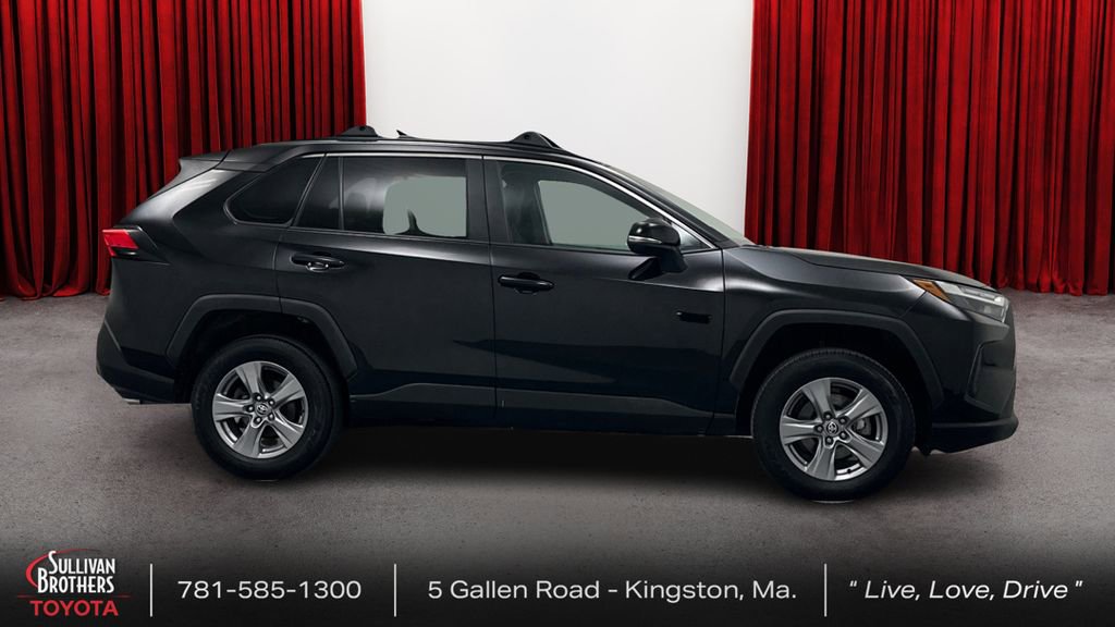 Certified 2022 Toyota RAV4 XLE w/ Convenience Package image 4