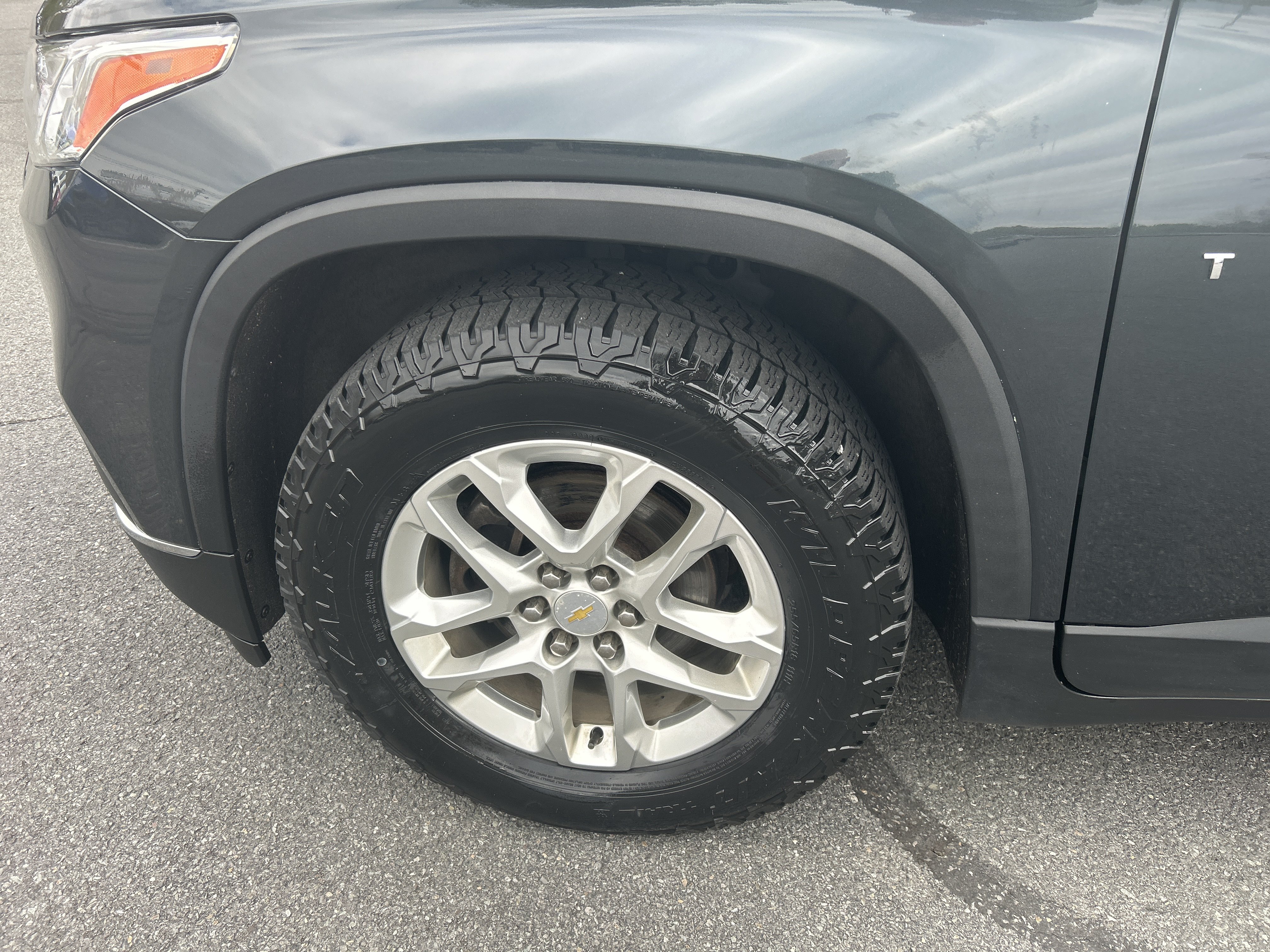 Used 2019 Chevrolet Traverse LT AWD/4WD image 4
