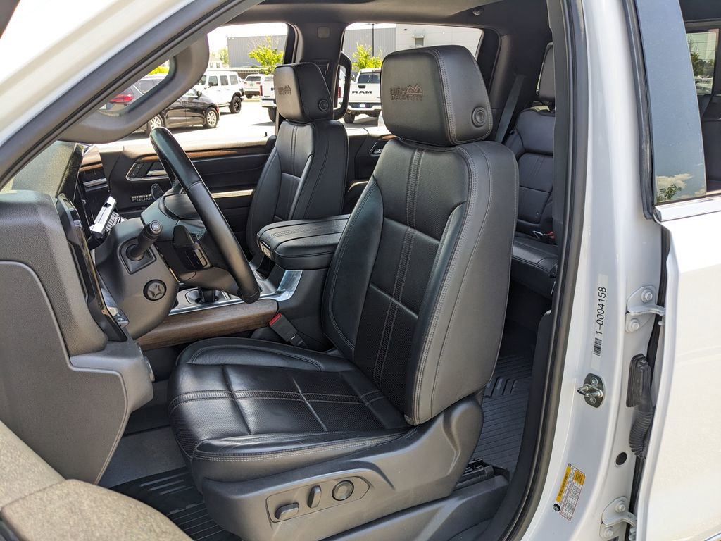 Used 2023 Chevrolet Silverado 1500 High Country w/ High Country Premium Package image 43