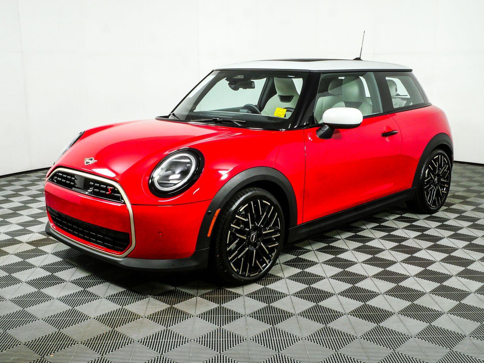 Used 2025 MINI Cooper S FWD image 23