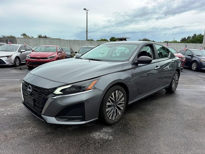 Used 2024 Nissan Altima 2.5 SV FWD image 9