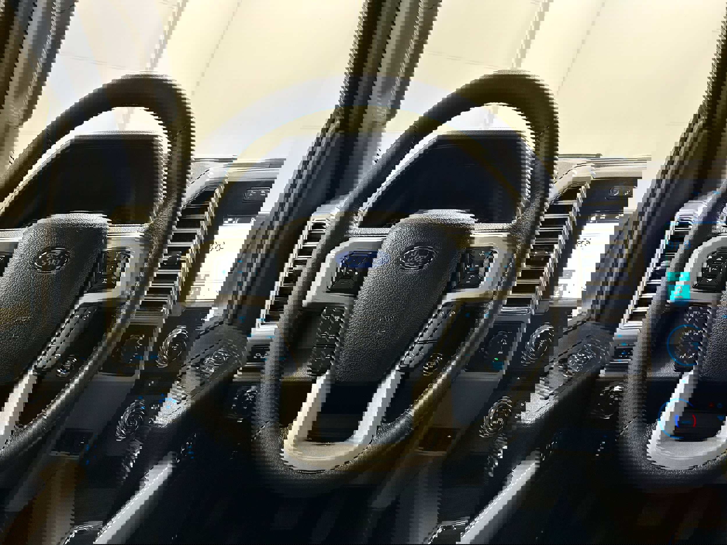 Used 2016 Ford F150 Lariat w/ Equipment Group 502A Luxury image 15