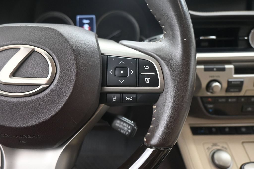 Used 2018 Lexus ES 350 w/ Luxury Package w/Wood Trim FWD image 12