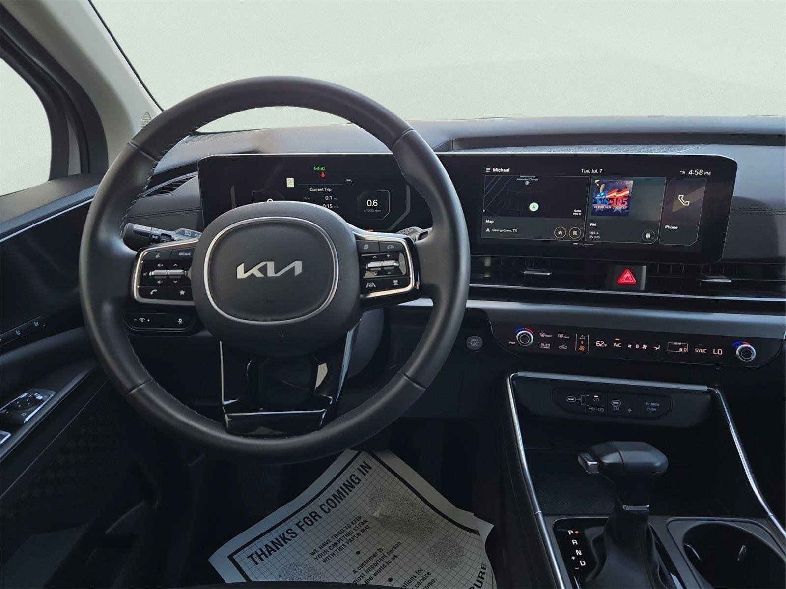 Used 2025 Kia Carnival SX w/ SX Dark Edition Package FWD image 16