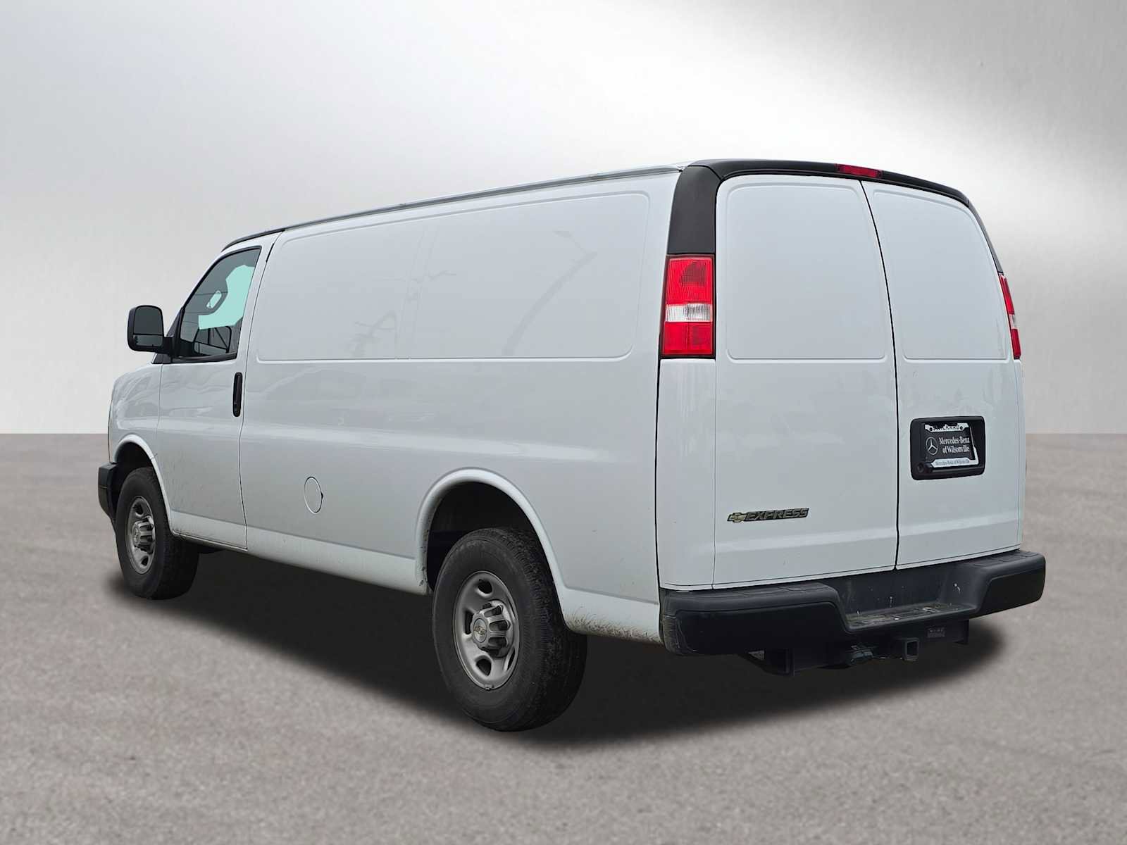 Used 2023 Chevrolet Express 2500 w/ Driver Convenience Package image 5