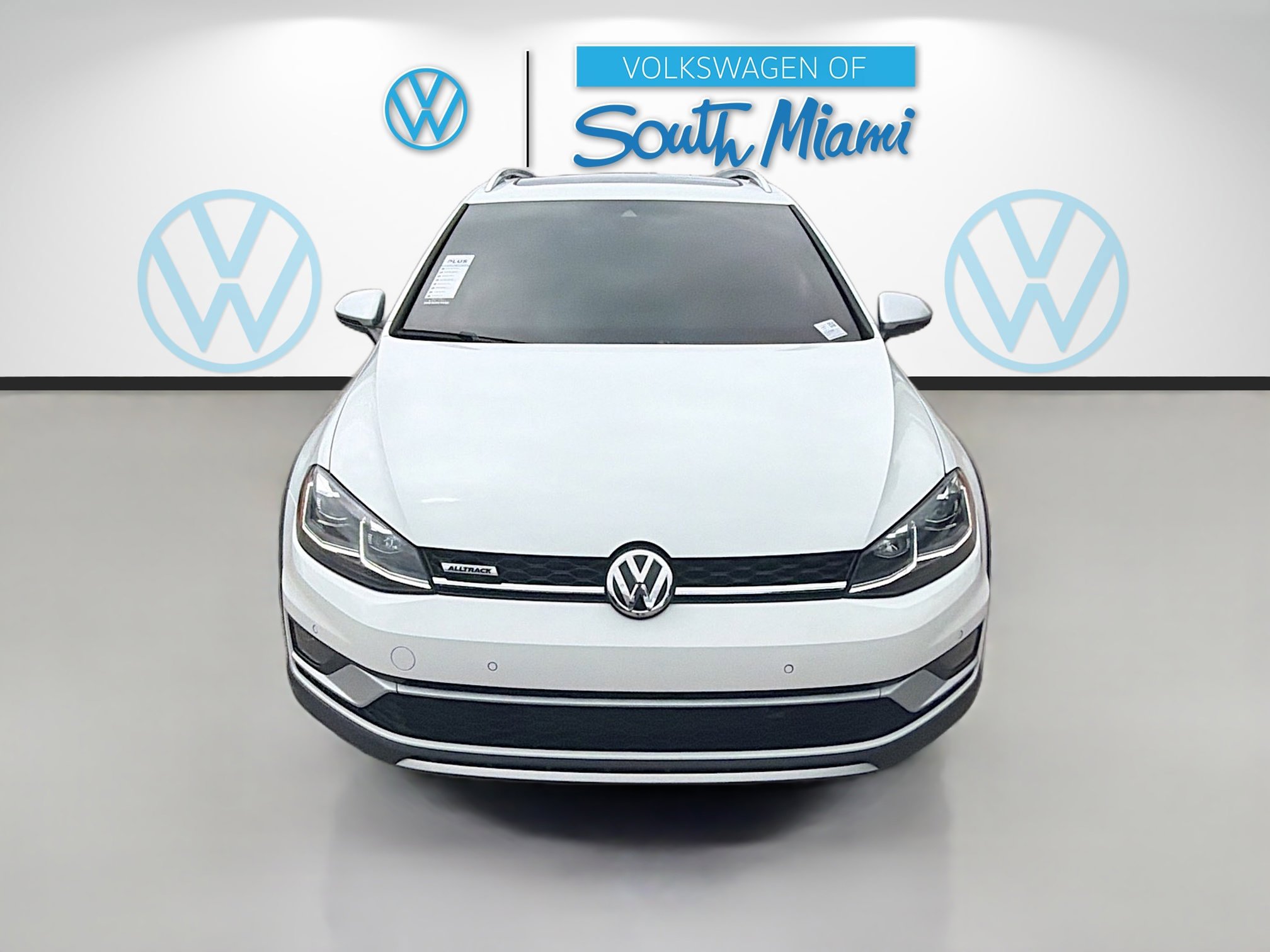 Used 2019 Volkswagen Golf Alltrack SE image 2