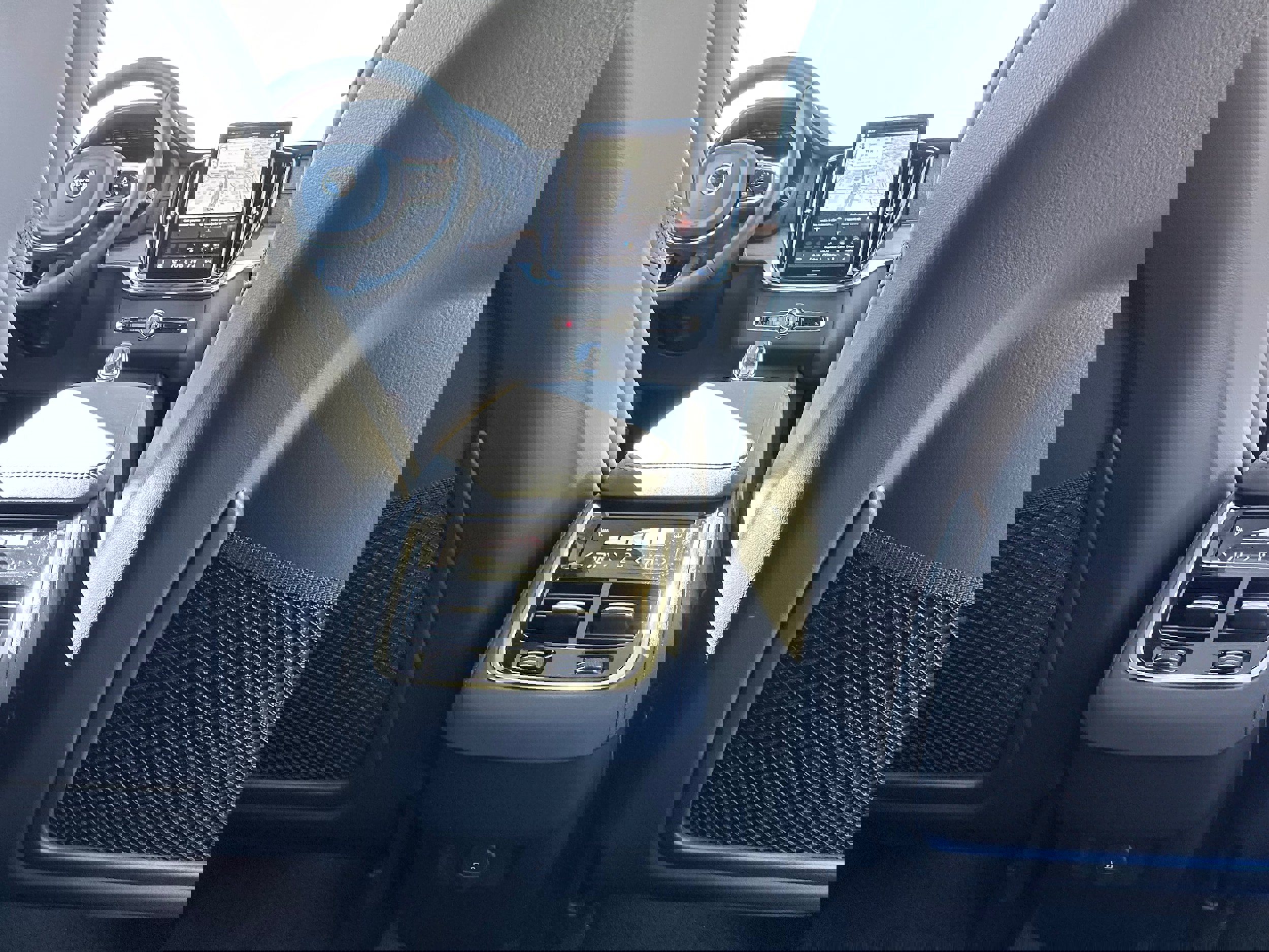 New 2026 Volvo XC90 B5 Core image 12