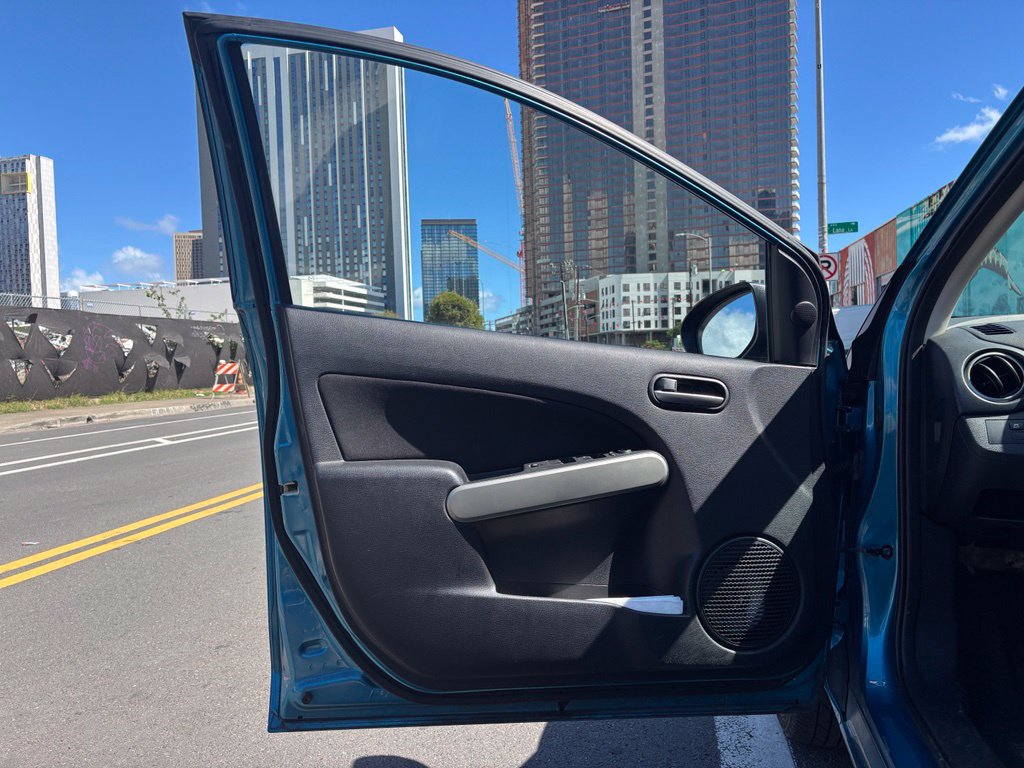 Used 2011 MAZDA MAZDA2 Touring FWD image 12