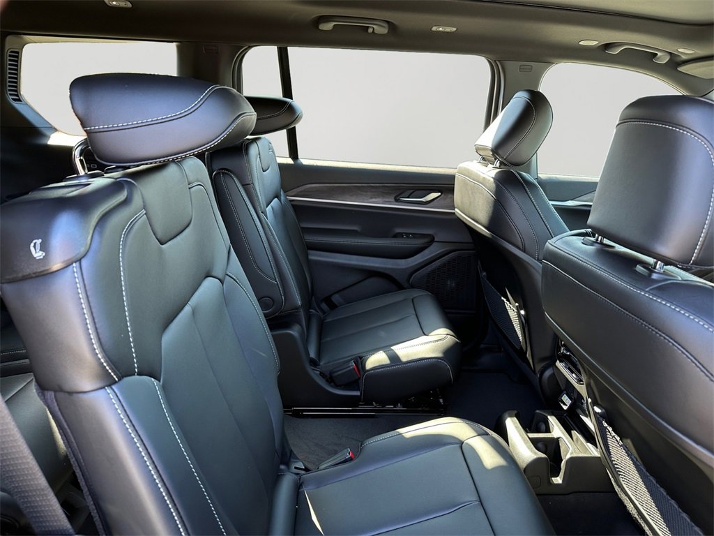 New 2025 Jeep Grand Cherokee L Limited image 13