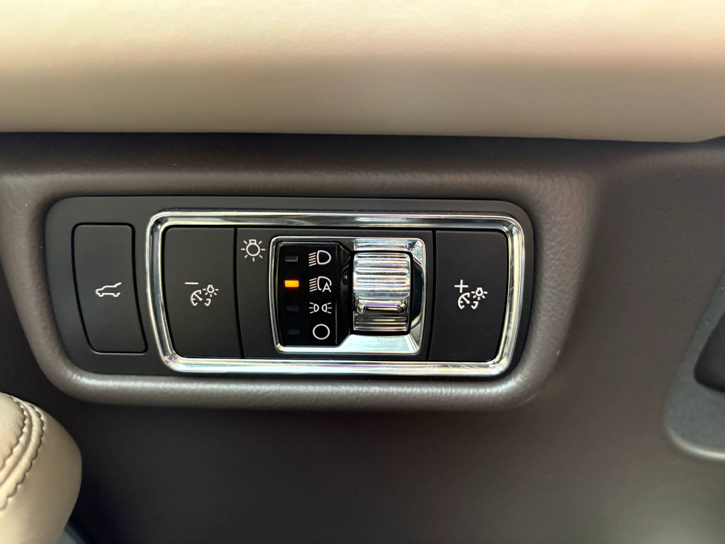 Used 2023 Lincoln Aviator Reserve w/ Equipment Group 201A AWD/4WD image 18