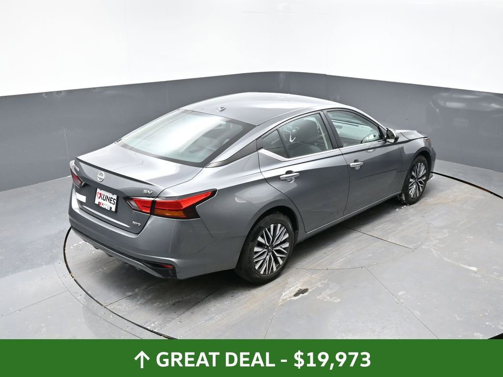 Used 2024 Nissan Altima 2.5 SV image 41