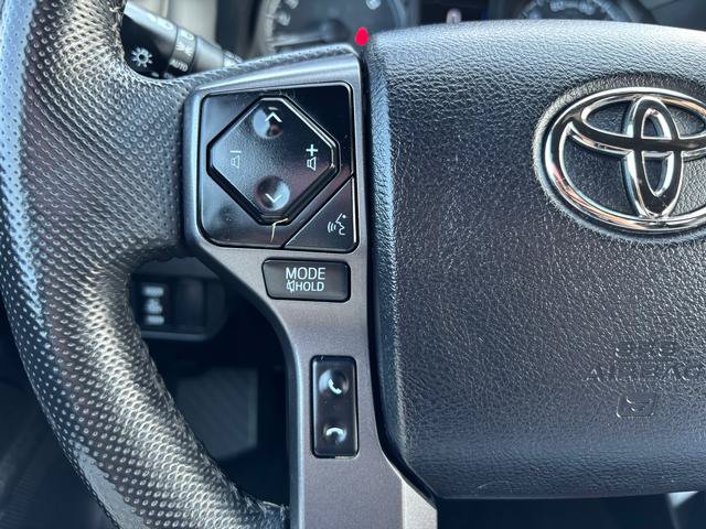 Used 2022 Toyota Tacoma TRD Off-Road AWD/4WD image 27