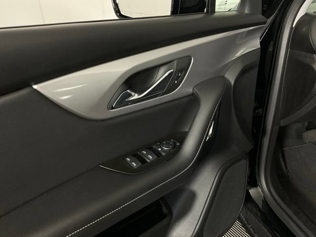 Used 2025 Chevrolet Blazer LT AWD/4WD image 27
