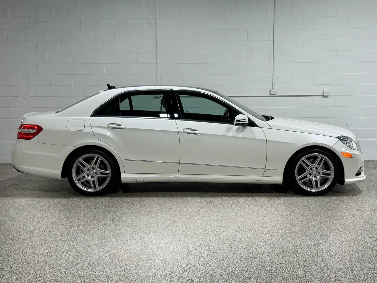 Used 2013 Mercedes-Benz E 350 4MATIC Sedan image 5