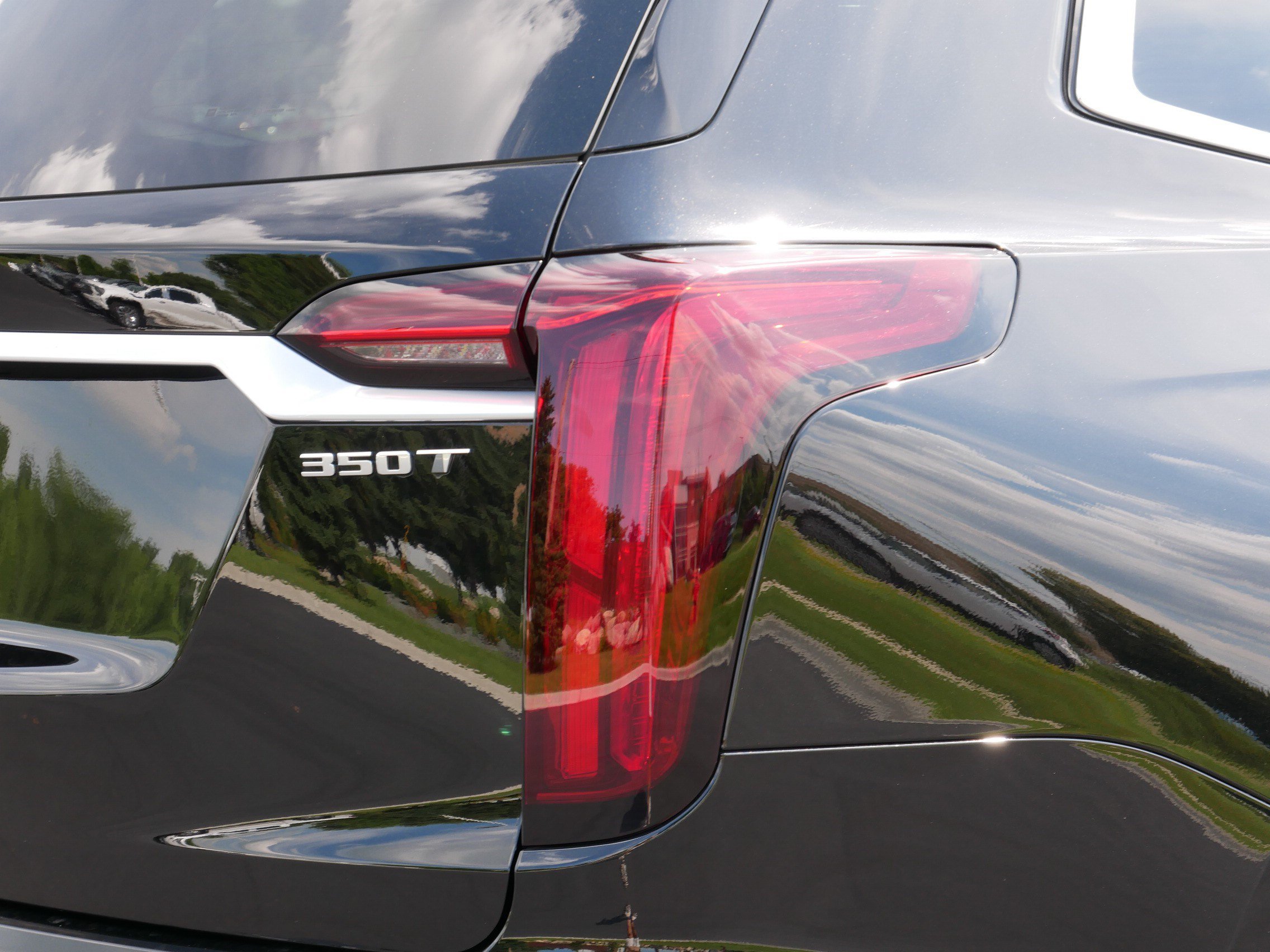 Used 2025 Cadillac XT6 Luxury FWD image 17