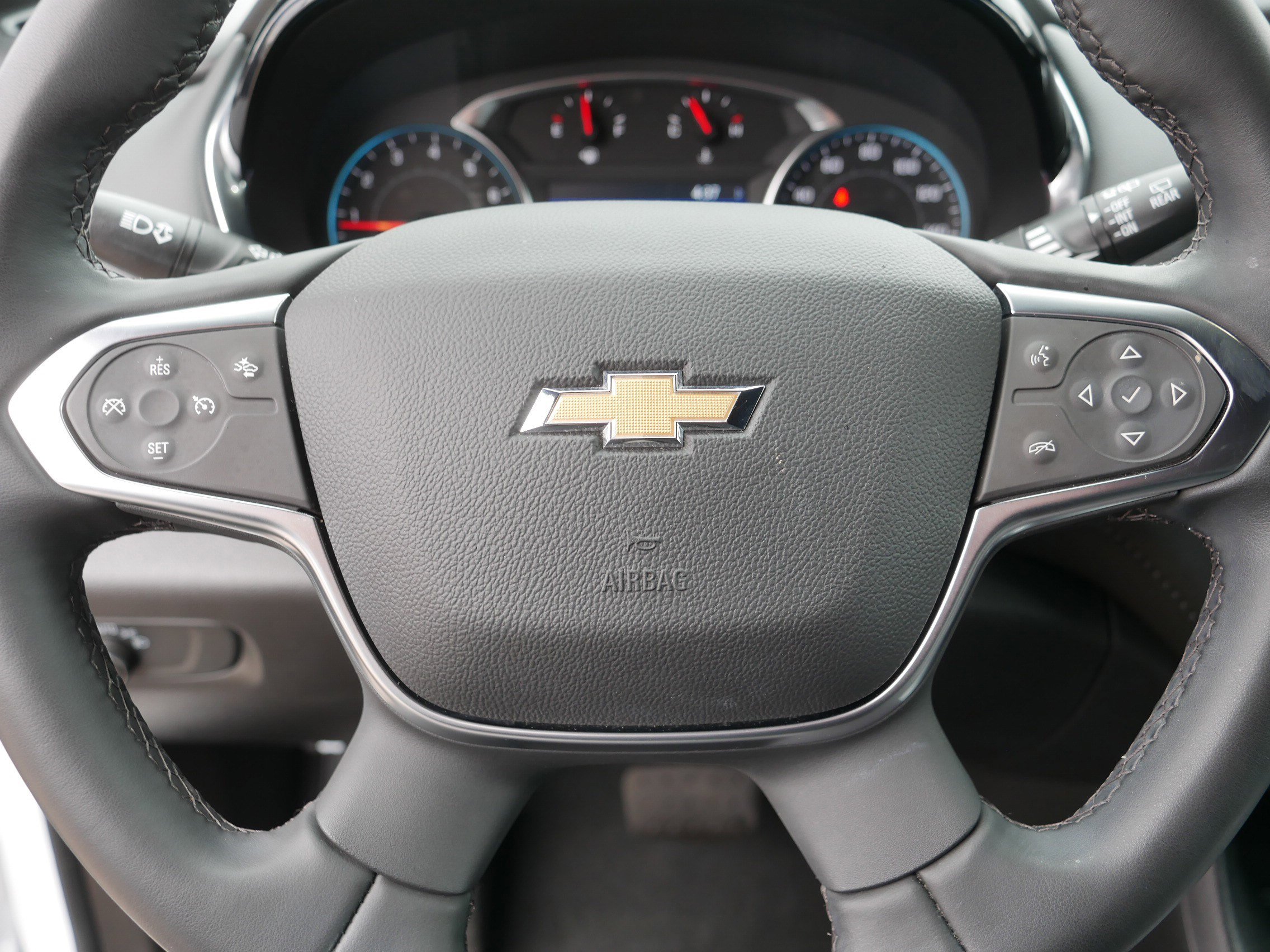 Used 2023 Chevrolet Traverse LT image 25