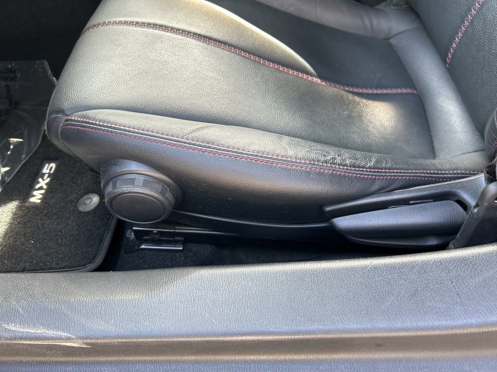 Used 2019 MAZDA MX-5 Miata RF Grand Touring image 16