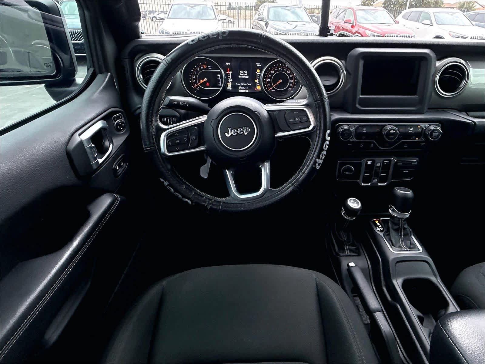 Used 2020 Jeep Gladiator Overland AWD/4WD image 12