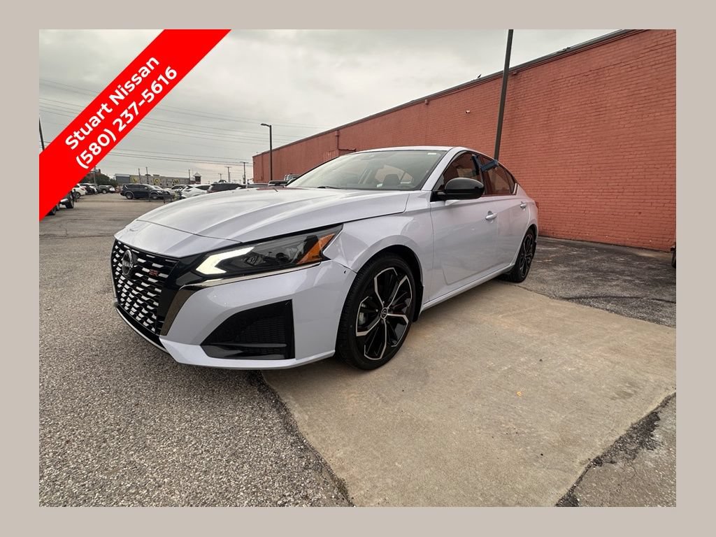 Certified 2024 Nissan Altima 2.5 SR w/ SR Premium Package FWD image 1