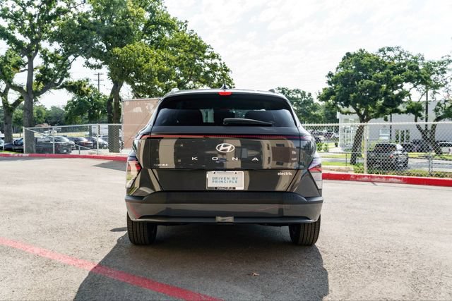 New 2025 Hyundai Kona SEL FWD image 7