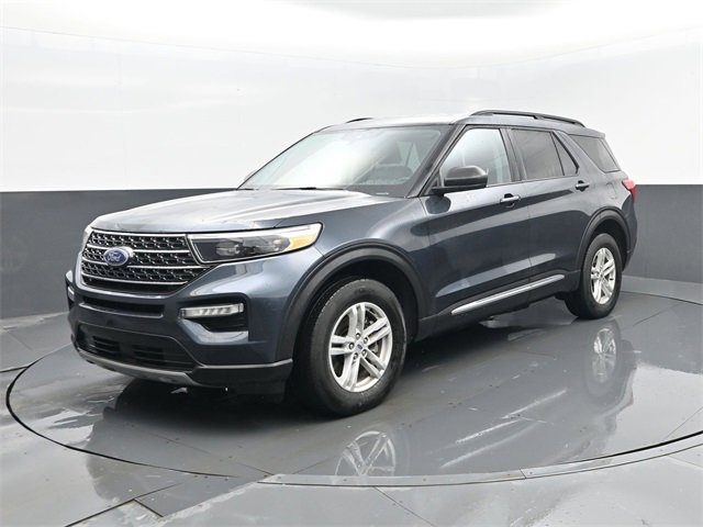 Used 2023 Ford Explorer XLT w/ Equipment Group 202A image 2