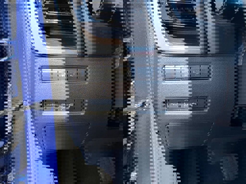 Used 2023 Nissan Rogue Platinum w/ Platinum Premium Package image 19