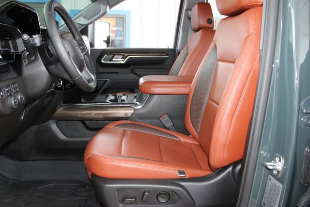 Used 2025 Chevrolet Silverado 2500 LT w/ Trail Boss Package AWD/4WD image 24