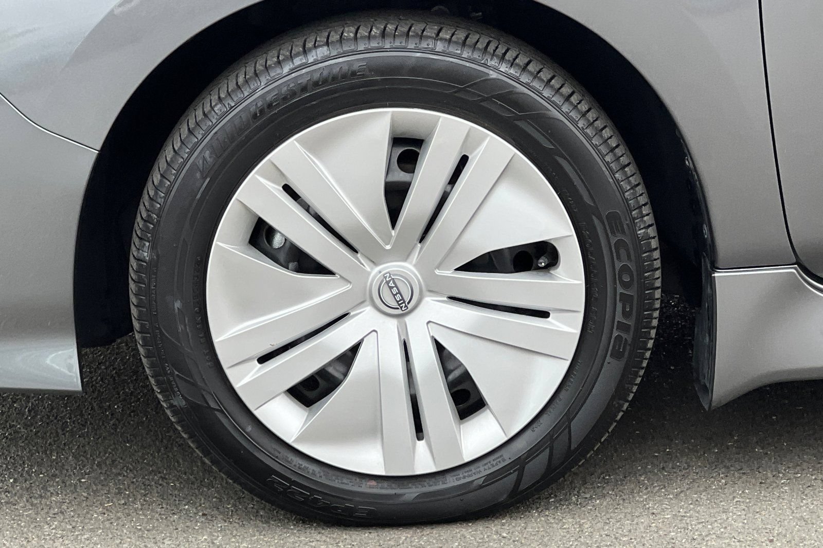 Certified 2025 Nissan Leaf S FWD image 32