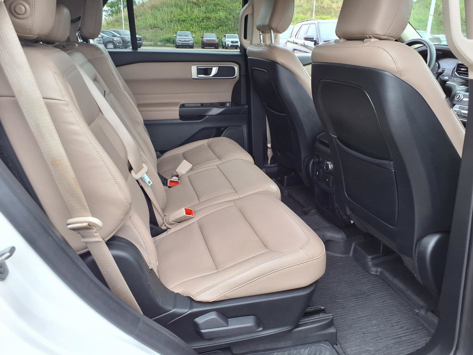 Used 2020 Ford Explorer XLT w/ Equipment Group 202A AWD/4WD image 9
