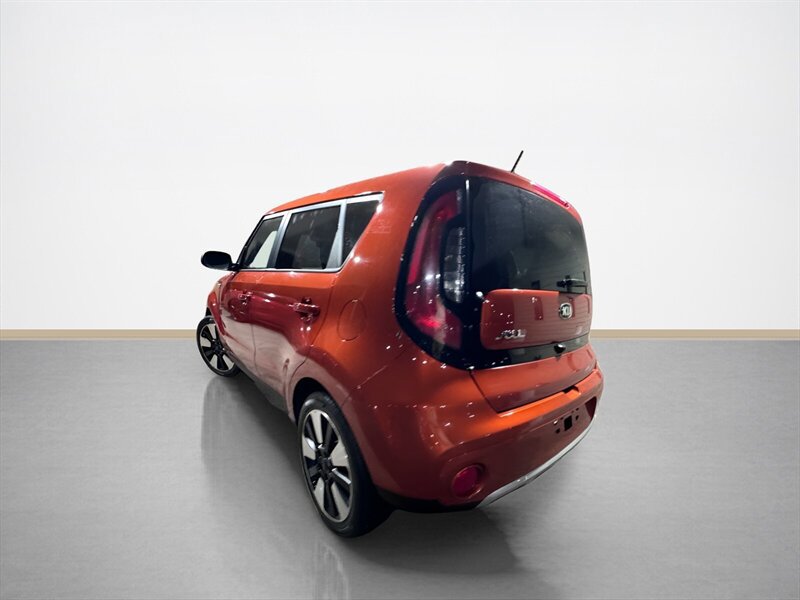 Used 2018 Kia Soul + image 6