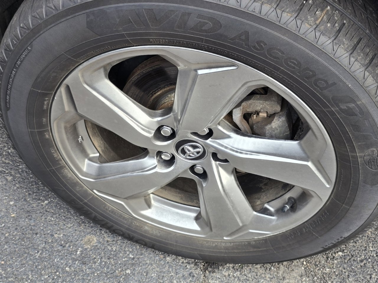 Used 2020 Toyota RAV4 Limited image 13