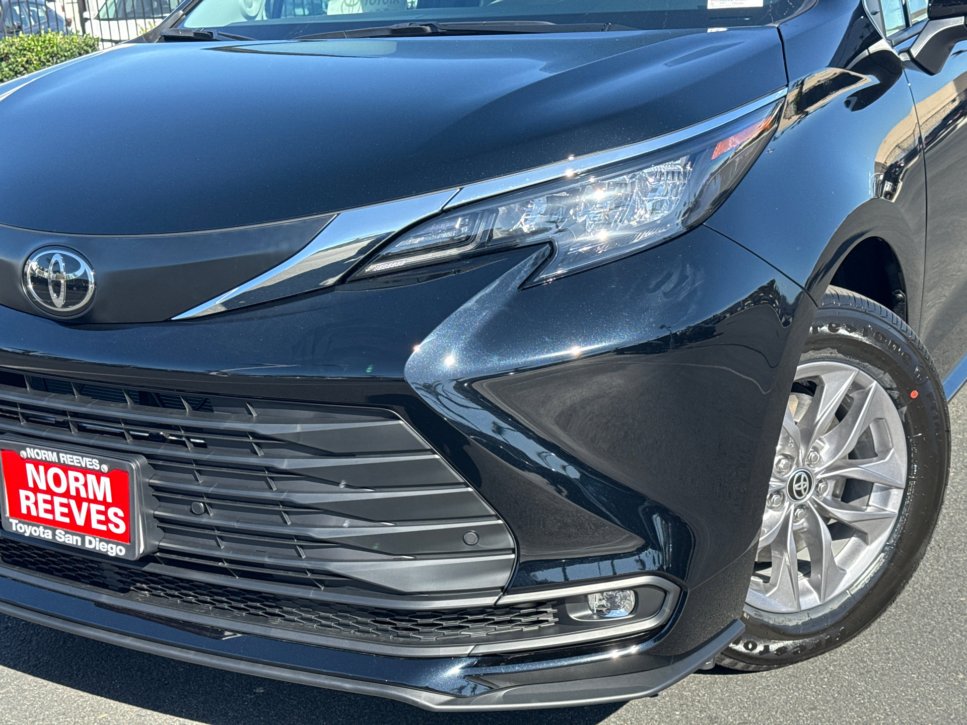 New 2026 Toyota Sienna XLE image 3